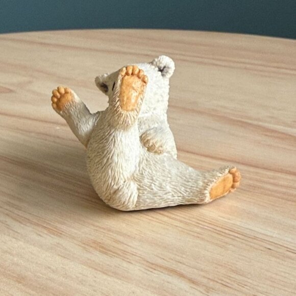 Vtg Sherratt Simpson Adorable Polar Bear Figurine Playing On Back  Resin 2.5" - Picture 2 of 9